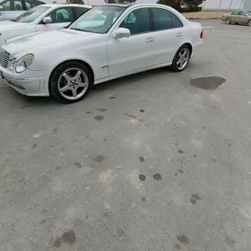 Mercedes-Benz E500 2003