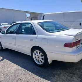 Toyota Camry 2001