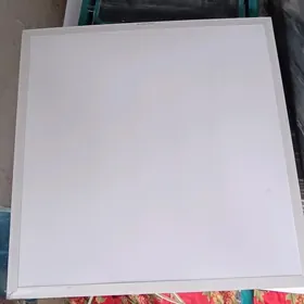 60x60 потолочный светильник