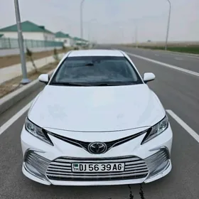 Toyota Camry 2021