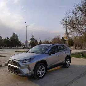 Toyota RAV4 2021