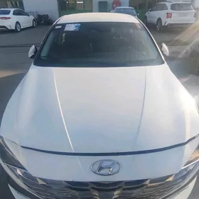 Hyundai Elantra 2022