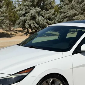 Hyundai Elantra 2022