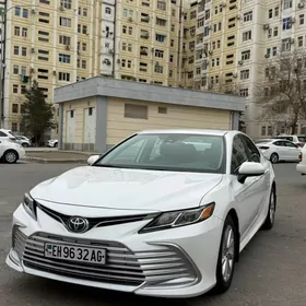 Toyota Camry 2021