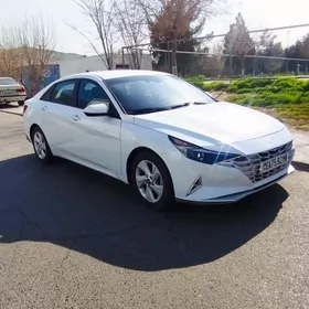 Hyundai Elantra 2023