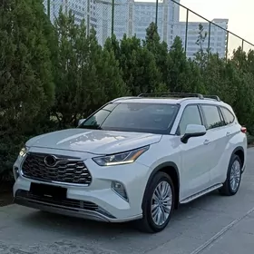 Toyota Highlander 2021