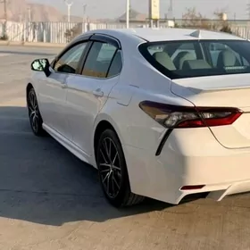 Toyota Camry 2022