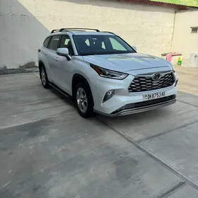 Toyota Highlander 2021