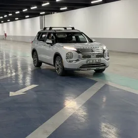Mitsubishi Outlander 2022
