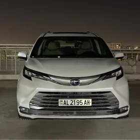 Toyota Sienna 2021