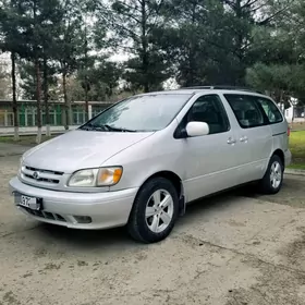 Toyota Sienna 2002