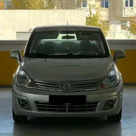 Nissan Versa 2010