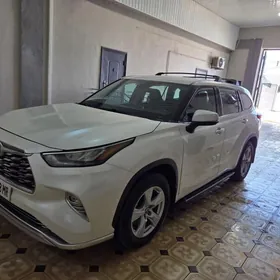 Toyota Highlander 2020