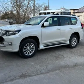 Toyota Land Cruiser Prado 2021