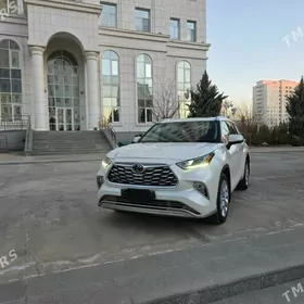 Toyota Highlander 2021