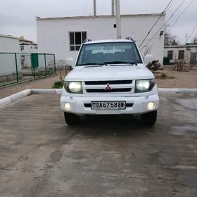 Mitsubishi Pajero 1999