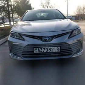 Toyota Camry 2021