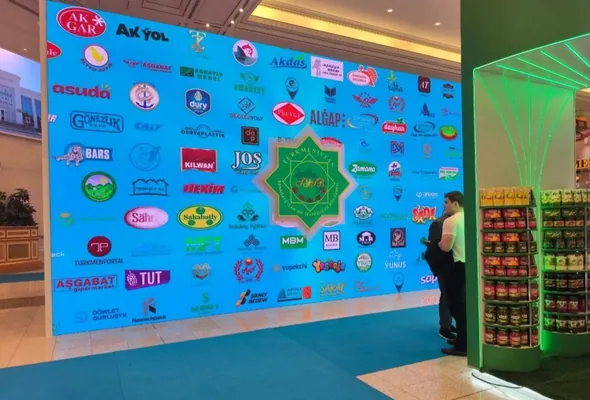 Ýurdumyzyň hususy pudagynyň wekilleri öz mümkinçilikleri bilen tanyşdyrýar