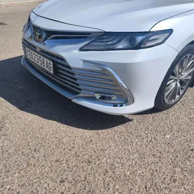 Toyota Camry 2021