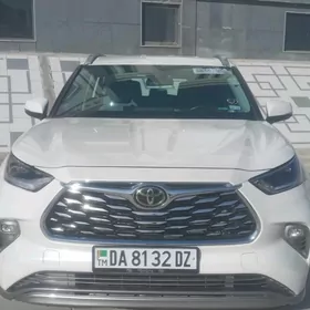Toyota Highlander 2021
