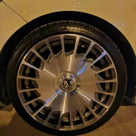 Mercedes diska Maybah