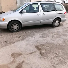 Toyota Sienna 2002