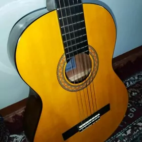 Yamaha C 40