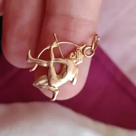 Золотой кулон