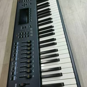 клавишный синтезатор