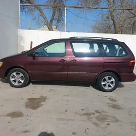 Toyota Sienna 2000
