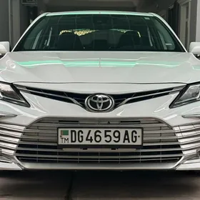 Toyota Camry 2021