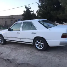 Mercedes-Benz W123 1990