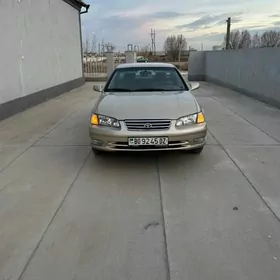 Toyota Camry 2000
