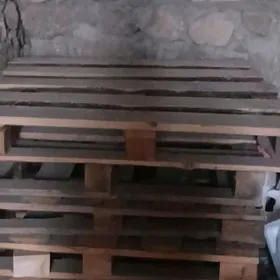 tagta un aşagyna goymana