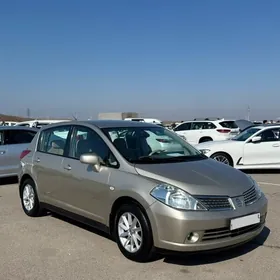 Nissan Tiida 2008