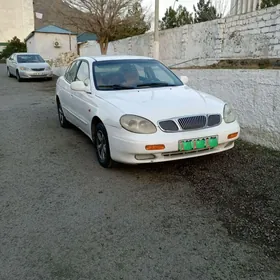Daewoo Leganza 1999