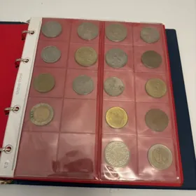 Монеты в альбоме
