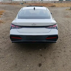 Hyundai Elantra 2025