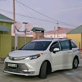 Toyota Sienna 2022