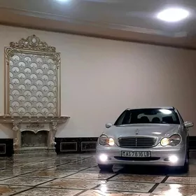 Mercedes-Benz C-Class 2003