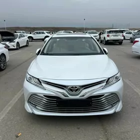 Toyota Camry 2020