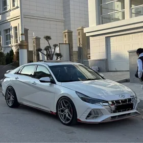 Hyundai Elantra 2022