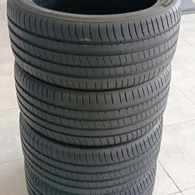 245 40 18 Zextawr 4 Stuk