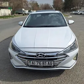 Hyundai Elantra 2020