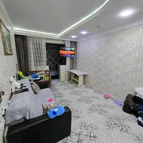 8-Мкр 2 Этаж 2 Комнатная 