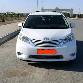Toyota Sienna 2015
