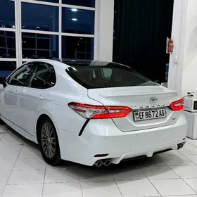 Toyota Camry 2018