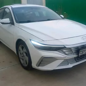 Hyundai Elantra 2024