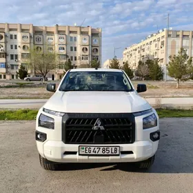 Mitsubishi L200 2025