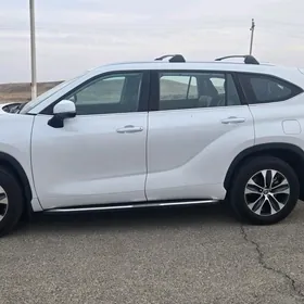 Toyota Highlander 2021